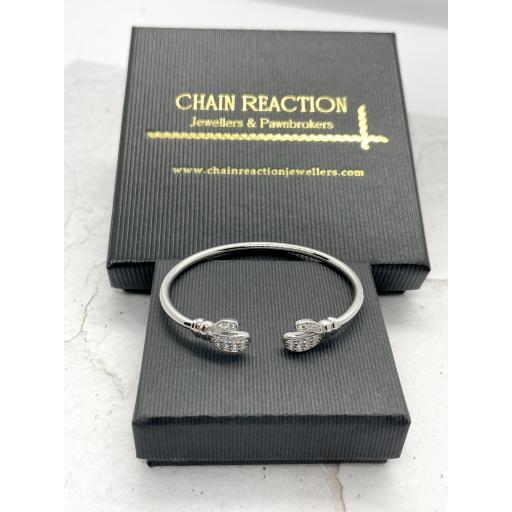 925 STERLING SILVER CHILDRENS CUBIC ZIRCONIA BOXING GLOVE TORQUE BANGLE GIFT BOX